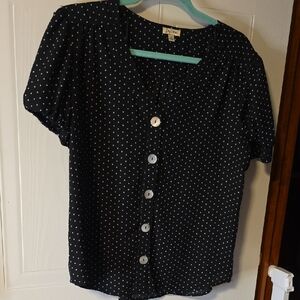 Black Polka Dot Button-Up Women's Top 22 1/2 "Long In The Front. 25 "In The Back